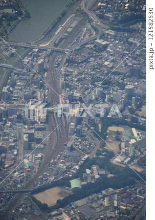 上空から西向きに見た水戸駅とその周辺 121582530