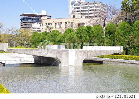 平和公園内の平和の灯 121583021