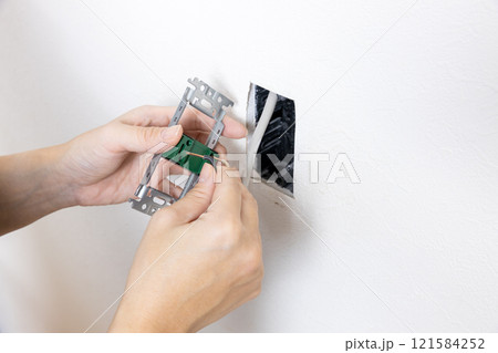 新しい照明スイッチの配線 121584252
