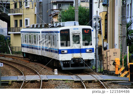 車齢50年!!下町を行く… 亀戸線を快走するベテラン通勤車『8000系』 車齢50年!!下町を行く… 亀戸線を快走するベテラン通勤車『8000系』 121584486