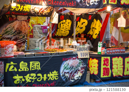 屋台　出店　露店　お祭り 121588130