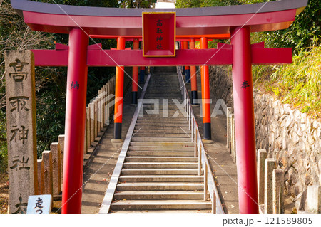 「天空の神社」神戸・六甲山系の高取山頂の高取神社(2024.12撮影) 「天空の神社」神戸・六甲山系の高取山頂の高取神社(2024.12撮影) 121589805