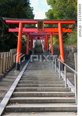 「天空の神社」神戸・六甲山系の高取山頂の高取神社（2024.12撮影） 121589809