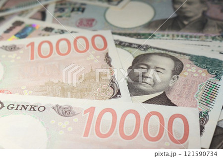 敷き詰められた一万円札 121590734