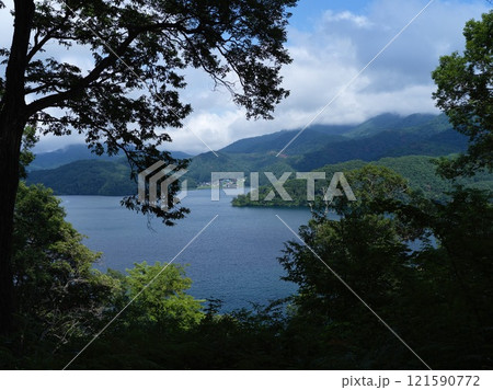 展望台から望む野尻湖 展望台から望む野尻湖 121590772