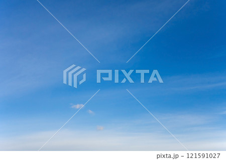 《背景素材》空素材・空イメージ・青空・薄雲 《背景素材》空素材・空イメージ・青空・薄雲 121591027