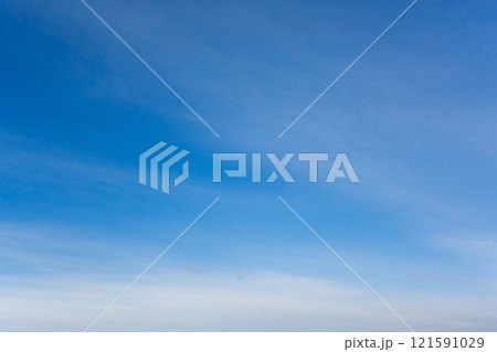 《背景素材》空素材・空イメージ・青空・薄雲 《背景素材》空素材・空イメージ・青空・薄雲 121591029