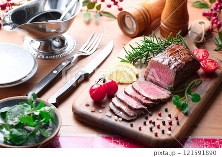 国産黒毛和牛 ローストビーフ 国産黒毛和牛 ローストビーフ 121591890