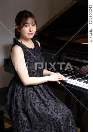 美しい日本人女性ピアニスト 美しい日本人女性ピアニスト 121592243