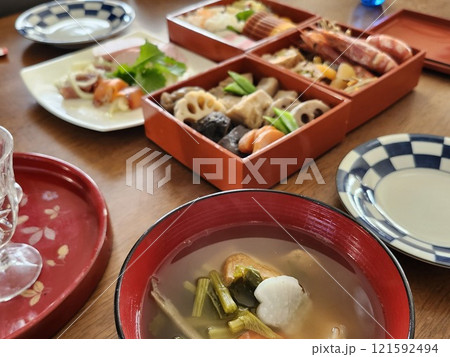 日本のお正月料理 121592494