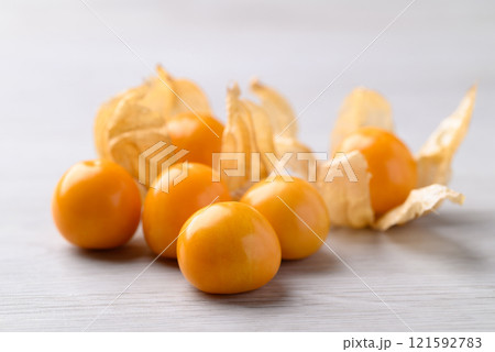 Cape gooseberry, Golden berry (Physalis peruviana) on white background, Healthy fruit 121592783