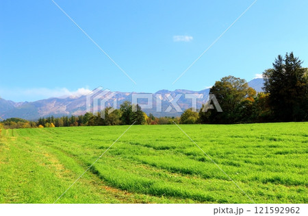 北海道紀行  10月上旬の十勝岳連峰  秋の十勝岳  紅葉の十勝岳  上富良野町からの十勝岳連峰 北海道紀行  10月上旬の十勝岳連峰  秋の十勝岳  紅葉の十勝岳  上富良野町からの十勝岳連峰 121592962