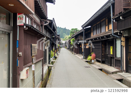 早朝のさんまち通り～上三之町～(高山市-岐阜県) 121592998
