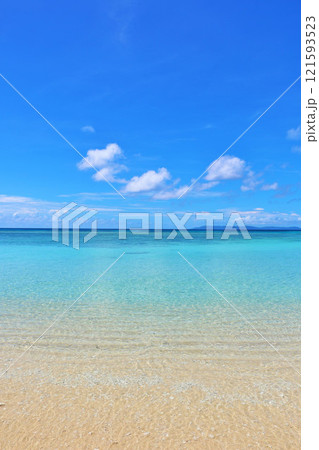 沖縄　波照間島　青空と海 121593523