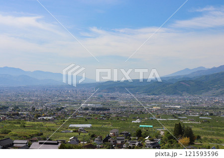 笛吹市の街並み（山梨県笛吹市） 121593596