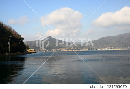小豆島旅行田浦坂手港線より内海湾を臨む-6 121593670