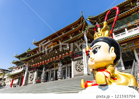 Building view of the Sunfong (Sanfeng) Temple in Kaohsiung, Taiwan, enshrined to the Neza (also known as Marshal of the Central Altar). 121593704