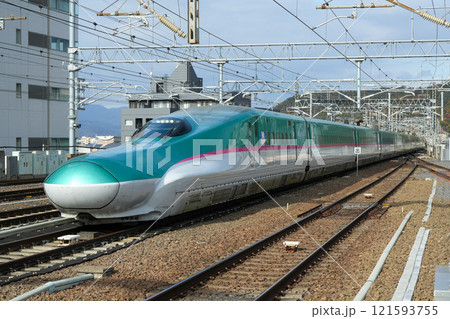 はやぶさ通過(福島駅) はやぶさ通過(福島駅) 121593755