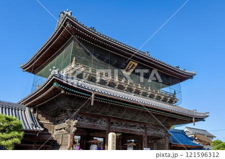 長浜市、大通寺の山門 長浜市、大通寺の山門 121596312