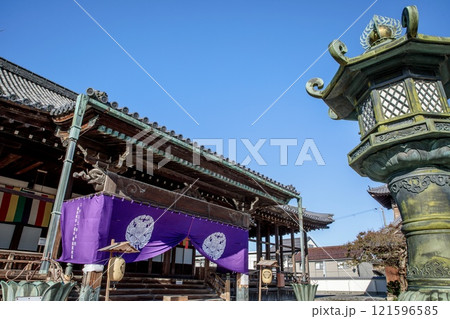 長浜市、大通寺の本堂 121596585
