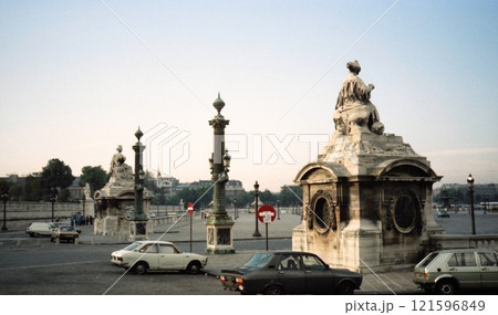 古写真　1982年9月　パリ、コンコルド広場の風景 121596849