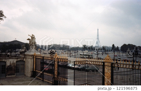 古写真　1982年9月　パリ、コンコルド広場の風景 121596875