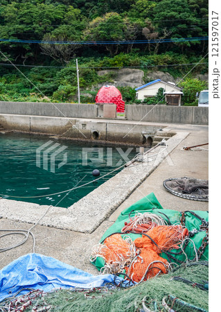 蛎浦島と崎戸島を結ぶ本郷橋近く お魚バス停・今泊マダイのバス停(長崎県西海市) 蛎浦島と崎戸島を結ぶ本郷橋近く お魚バス停・今泊マダイのバス停(長崎県西海市) 121597017