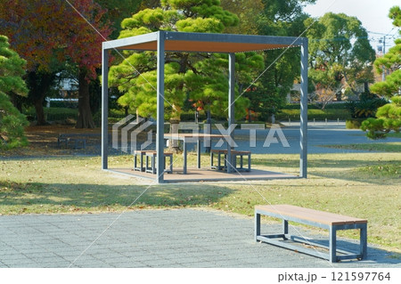 佐賀城公園にある正方形のモニュメント 121597764