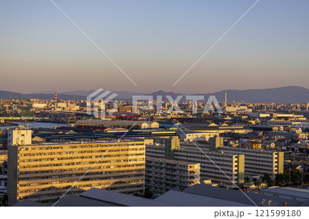 夕日に染まる大阪の街 夕日に染まる大阪の街 121599180