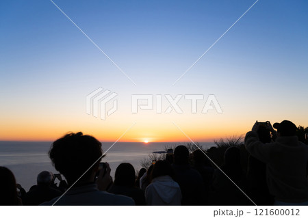 静岡県田方郡函南町 伊豆スカイライン滝知山展望台から見た初日の出(2025/1/1) 静岡県田方郡函南町 伊豆スカイライン滝知山展望台から見た初日の出(2025/1/1) 121600012