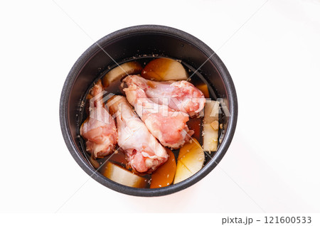炊飯器で作る大根と手羽元の煮物 炊飯器で作る大根と手羽元の煮物 121600533