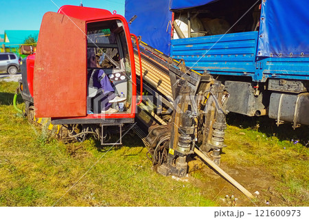 The process of drilling by the horizontal method with the subsequent laying of pipeline and other utilities, during which it is possible not to violate the integrity of previously laid communications 121600973