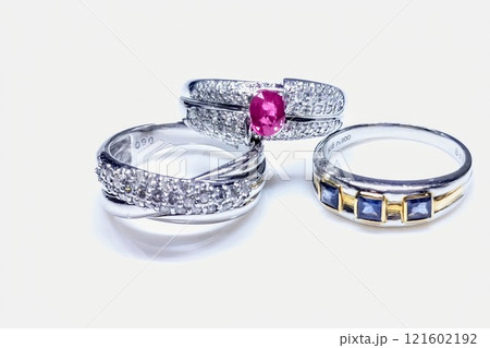プラチナダイヤとルビーとサファイアの指輪 プラチナダイヤとルビーとサファイアの指輪 121602192