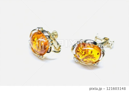 金色の琥珀イヤリング 金色の琥珀イヤリング 121603148