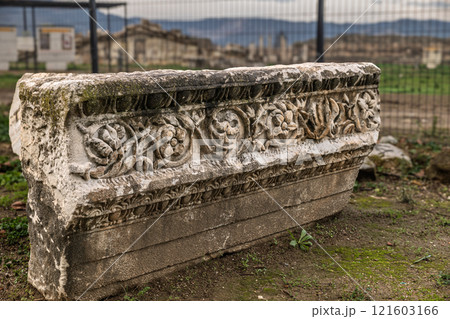 Reflection and ancient columns in the ancient city 121603166