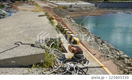 能登半島地震の被害状況（石川県輪島市鹿磯漁港の隆起） 121603330