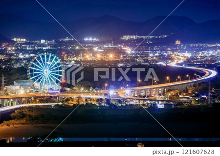 一宮市、ツインアーチ138から眺める河川環境楽園オアシスパークの夜景 一宮市、ツインアーチ138から眺める河川環境楽園オアシスパークの夜景 121607628