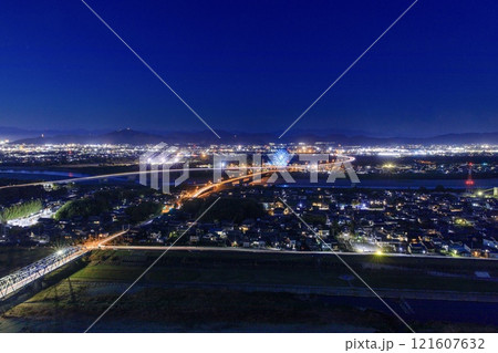 一宮市、ツインアーチ138から眺める河川環境楽園オアシスパークの夜景 121607632