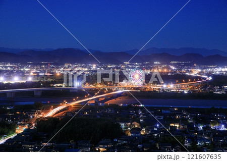 一宮市、ツインアーチ138から眺める河川環境楽園オアシスパークの夜景 121607635