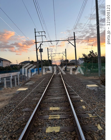 線路のある夕景 121608121