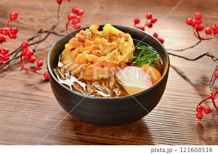 天ぷら蕎麦、天ぷらそば、てんぷら蕎麦、天麩羅そば、野菜かき揚げ、かき揚げ、年越しそば。 121608516
