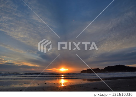 由比ガ浜夕景 121610336