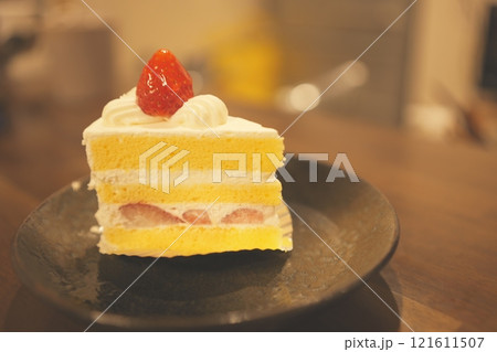 お家デザートのショートケーキ お家デザートのショートケーキ 121611507