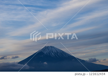 大涌谷からの雪の富士山 大涌谷からの雪の富士山 121612434