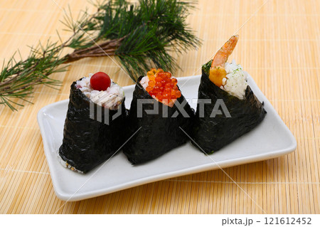 おにぎり 121612452