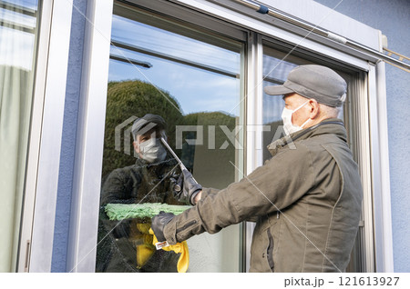 専門業者によるガラスクリーニング 121613927