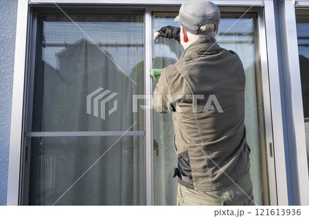 専門業者によるガラスクリーニング 121613936