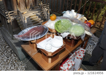 正月の地域神社のお供え 正月の地域神社のお供え 121614956