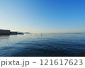 海岸から見る夕焼け 121617623