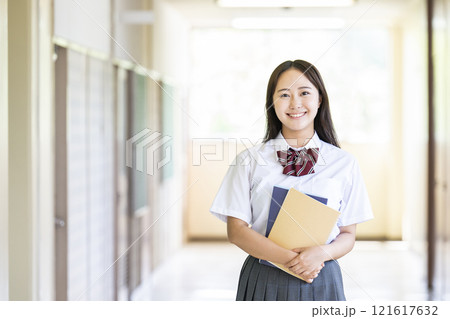 女子高生のポートレート カメラ目線 女子高生のポートレート カメラ目線 121617632